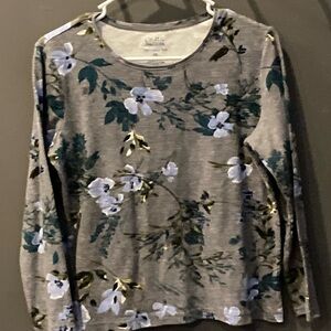 Croft&Barrow size medium floral long sleeved top excellent condition